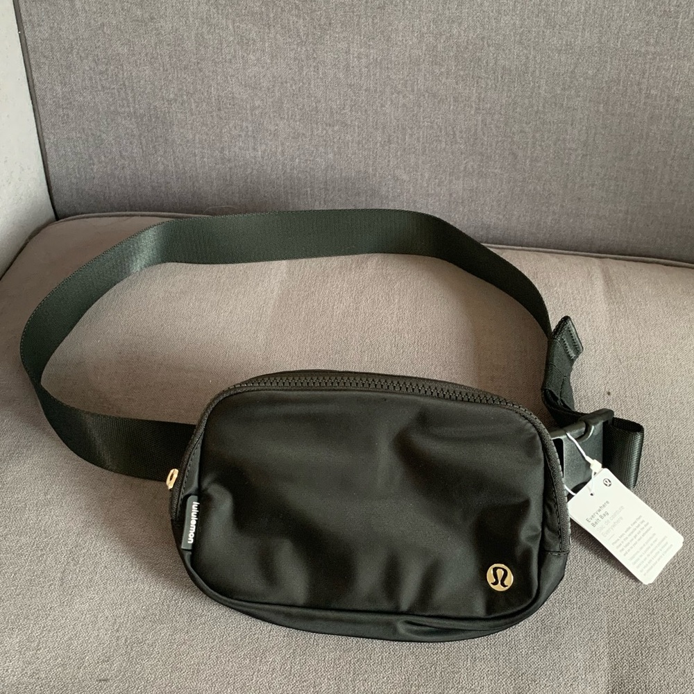 Brand new NWT lululemon black everywhere belt bag